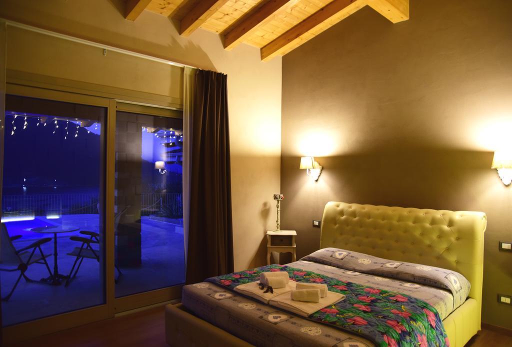 Agriturismo Le Fontane Sale Marasino Quarto foto